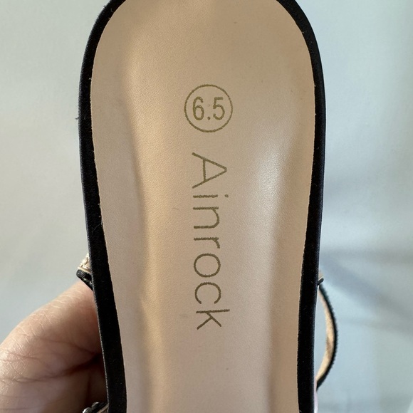 Women’s Heels with Rhinestone Bow - Picture 6 of 6